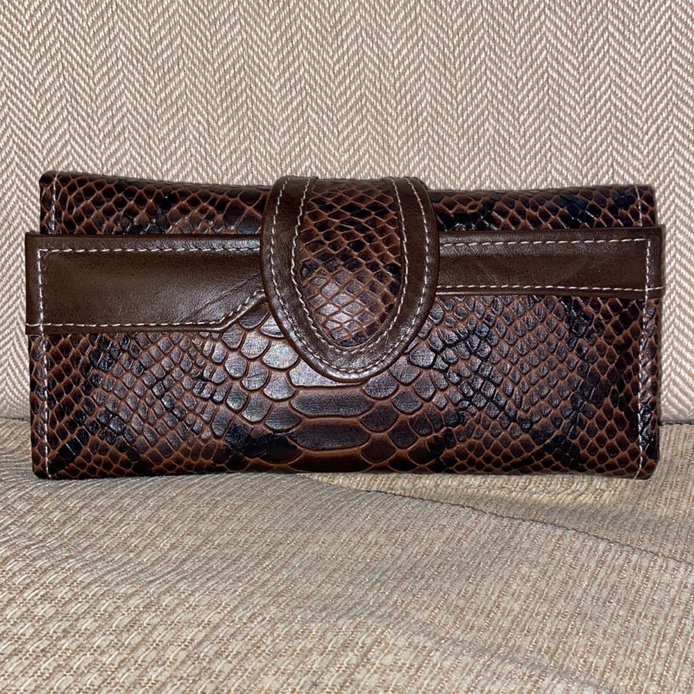 🤎NWT Daniela’s Unique Genuine Leather Wallet/Clutch
